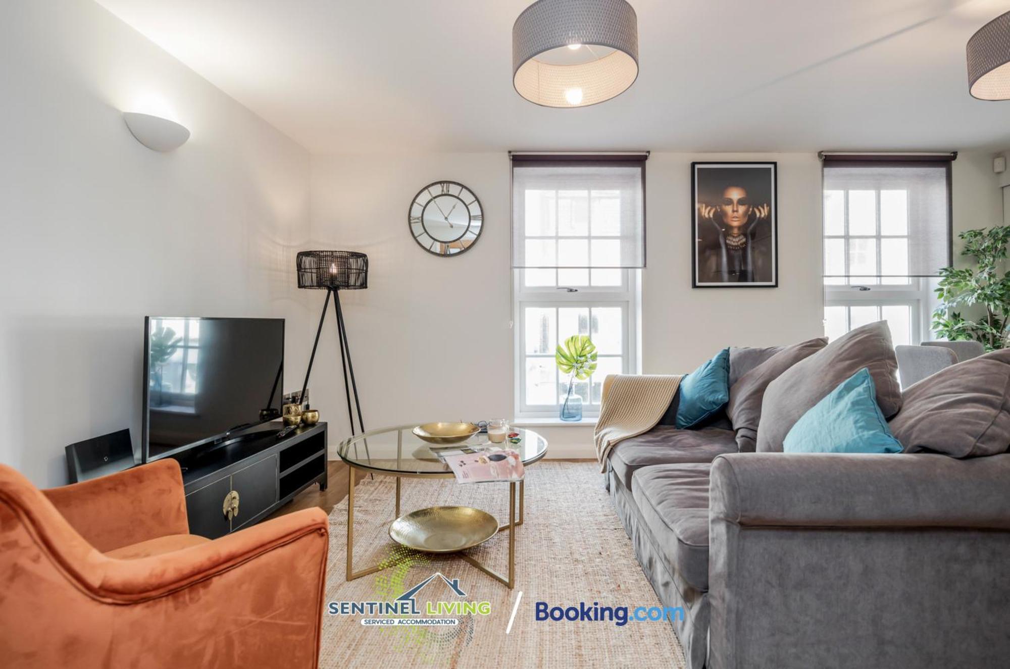 Windsor Sentinel: 2-Bedroom Serviced Apartment with Free Wi-Fi Exterior photo